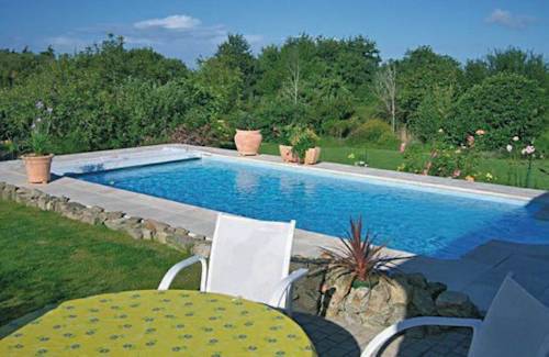 Lovely Home In Cadouarn With Wifi Séné 객실 사진